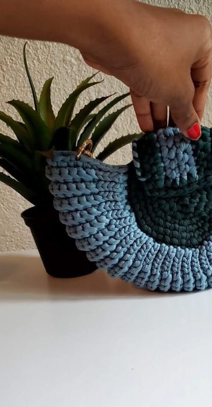 Lady Katrina- Kathline SALVANT 24cmx17cm Oreo crochet dark green and blue Small Handbag Made in Haiti  KATRINA#5